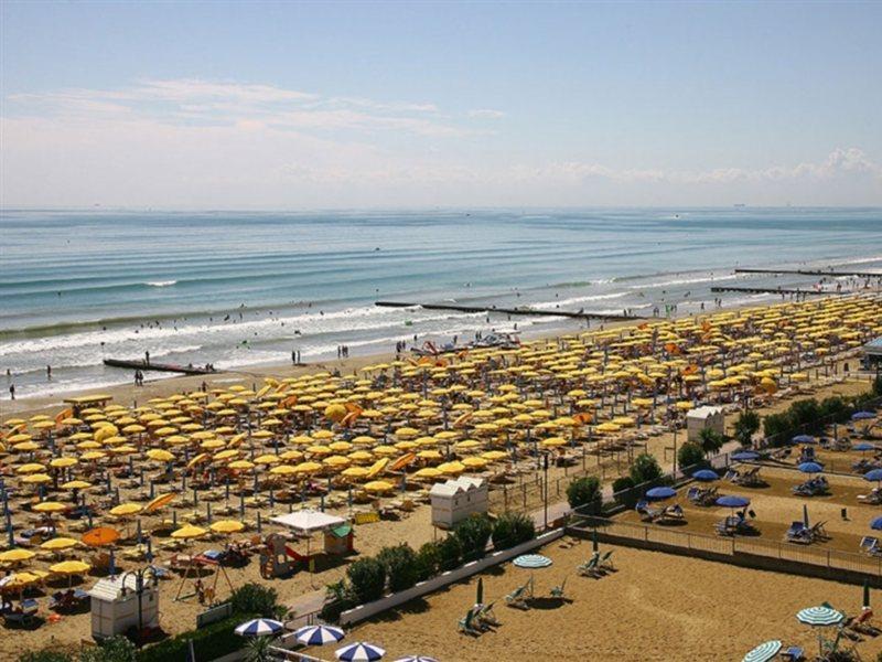 Hotel Torino Lido di Jesolo Exterior foto